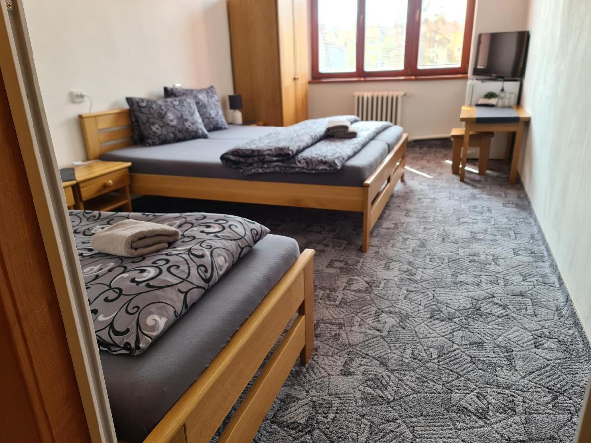 Hotel Koruna Roznov pod Radhostem Ngoại thất bức ảnh