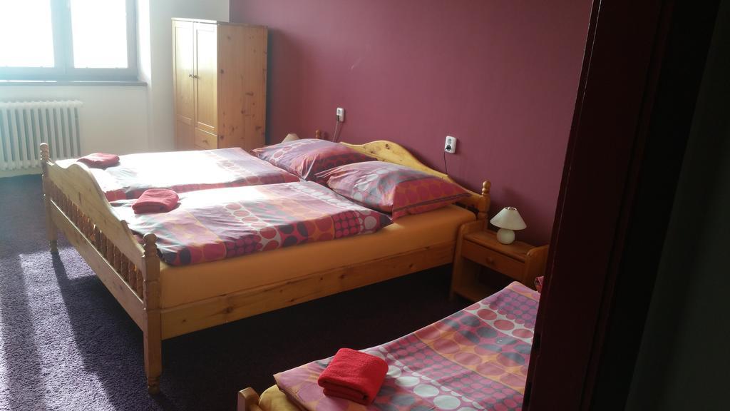 Hotel Koruna Roznov pod Radhostem Phòng bức ảnh