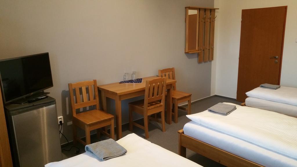Hotel Koruna Roznov pod Radhostem Phòng bức ảnh
