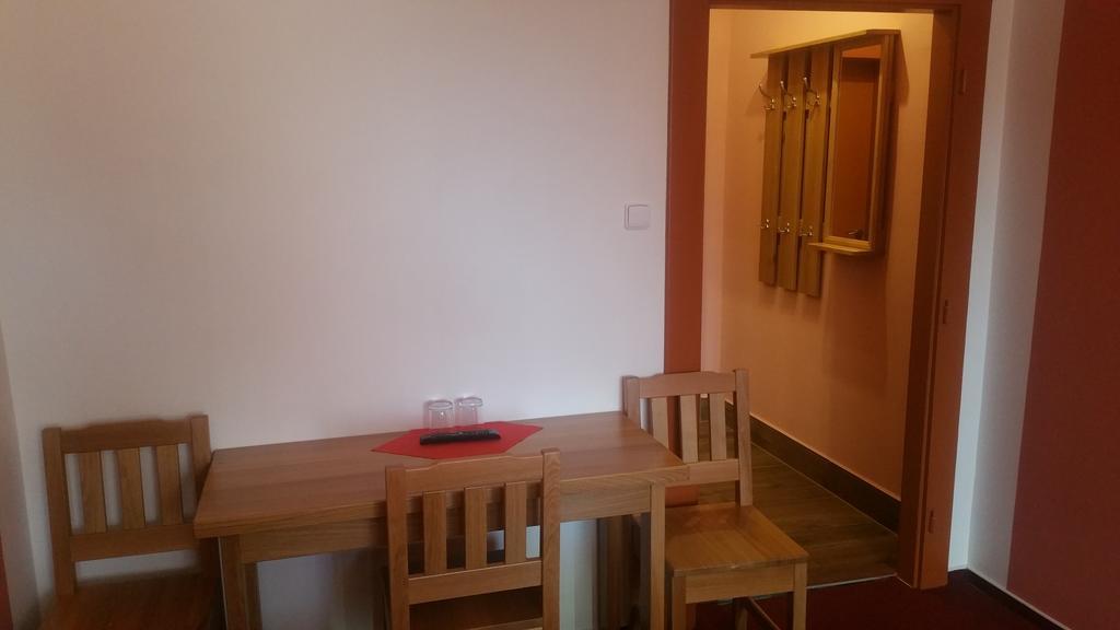 Hotel Koruna Roznov pod Radhostem Ngoại thất bức ảnh