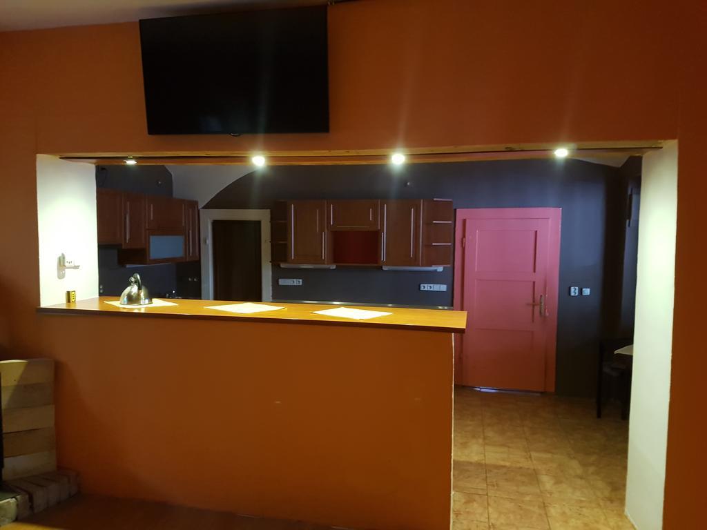 Hotel Koruna Roznov pod Radhostem Ngoại thất bức ảnh