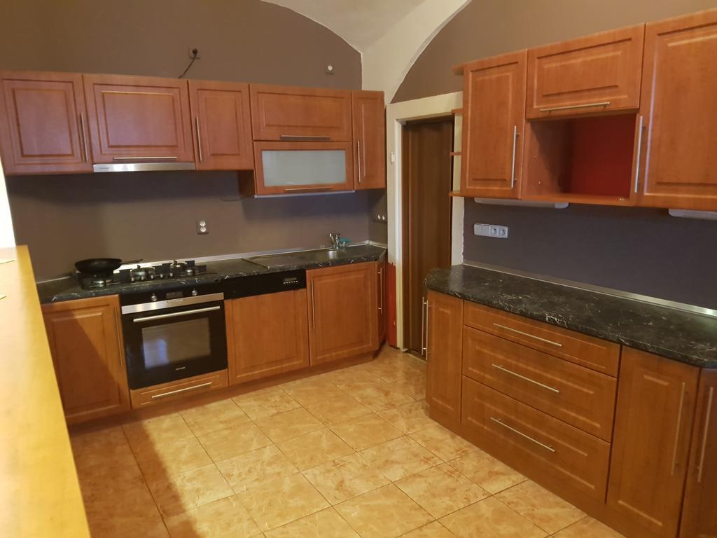 Hotel Koruna Roznov pod Radhostem Ngoại thất bức ảnh