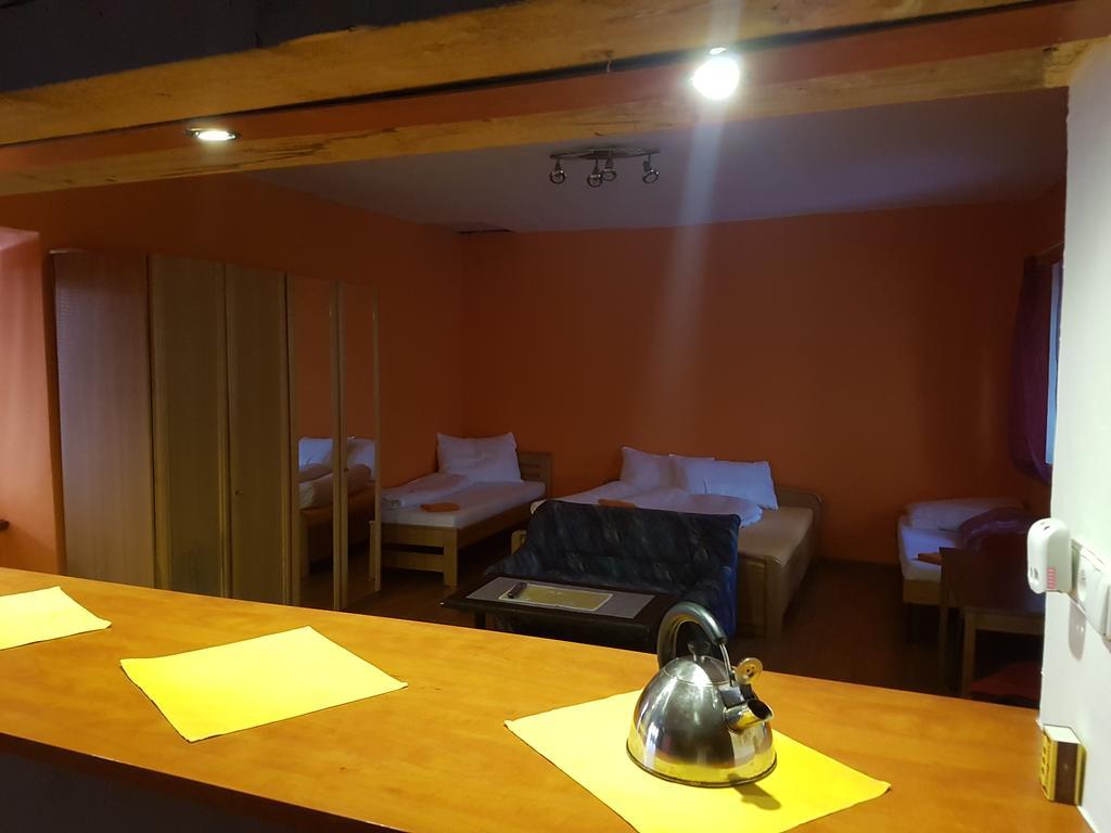 Hotel Koruna Roznov pod Radhostem Ngoại thất bức ảnh