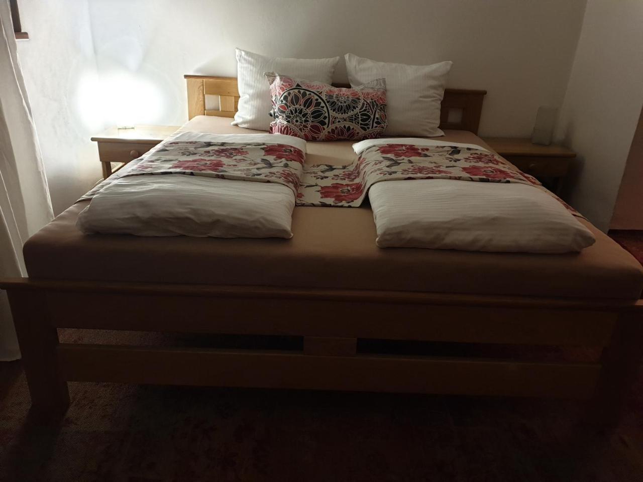 Hotel Koruna Roznov pod Radhostem Ngoại thất bức ảnh